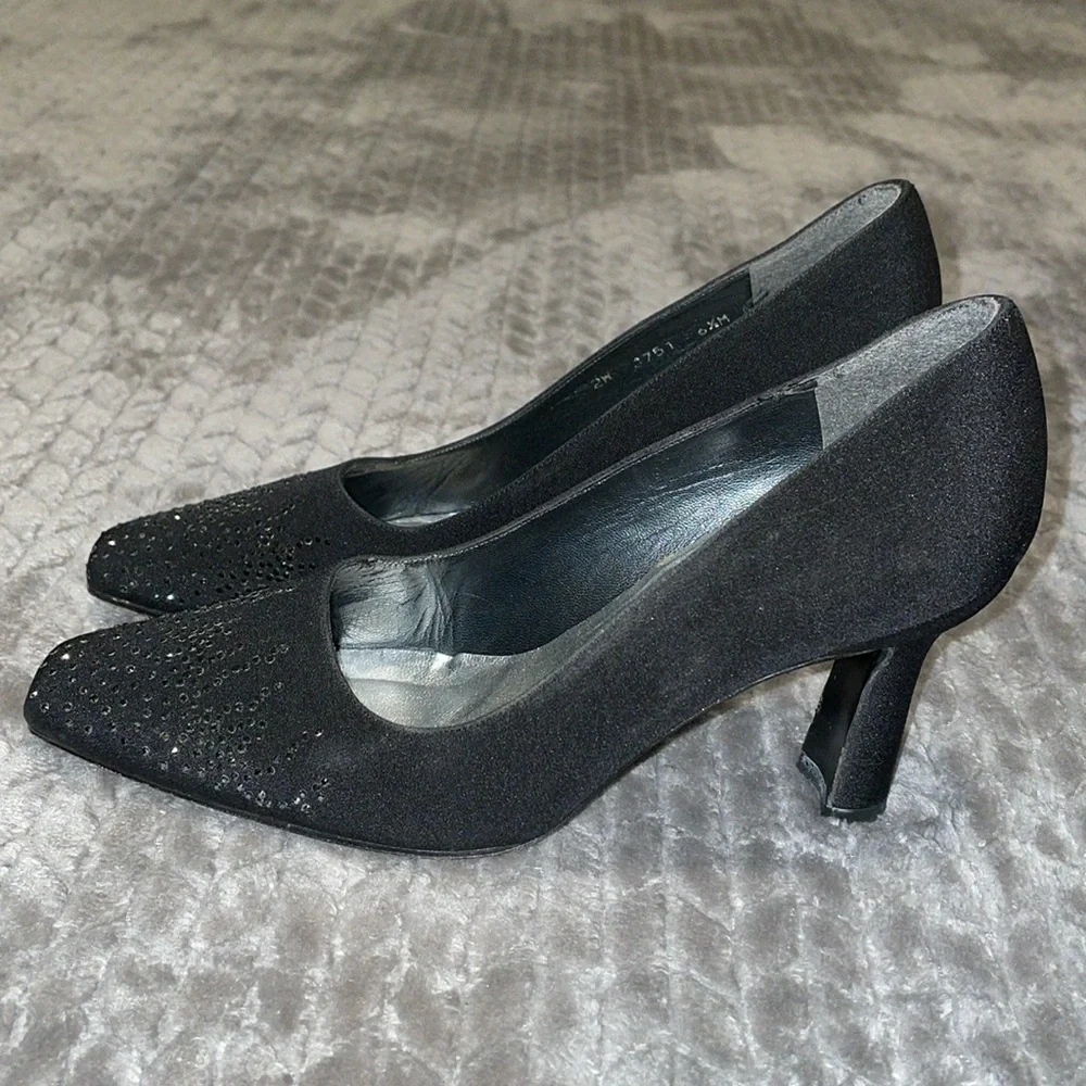 STUART WEITZMAN Black Satin Rhinestone Accents Heels Pumps‎ Sz 6.5.